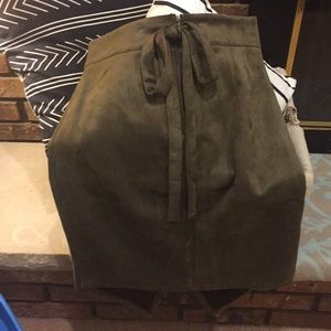 High waisted suede skirt w/ bow tie in back 😍